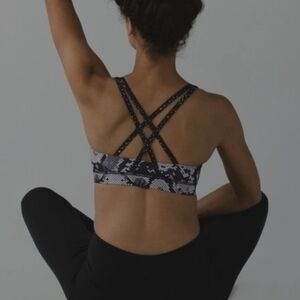 Lululemon Energy Bra Ziggy Snake Butter Pink Black Size 12